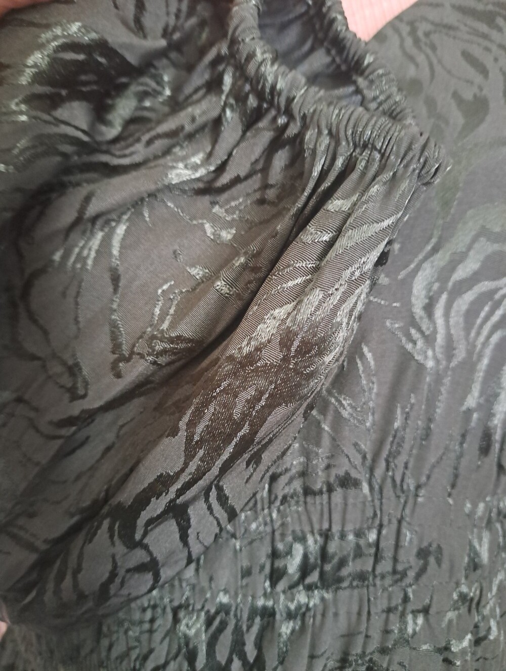 TAYLOR Long Sleeve V-Neck Maxi Dress GREEN embossed smocked lined flowy Small - Picture 9 of 12